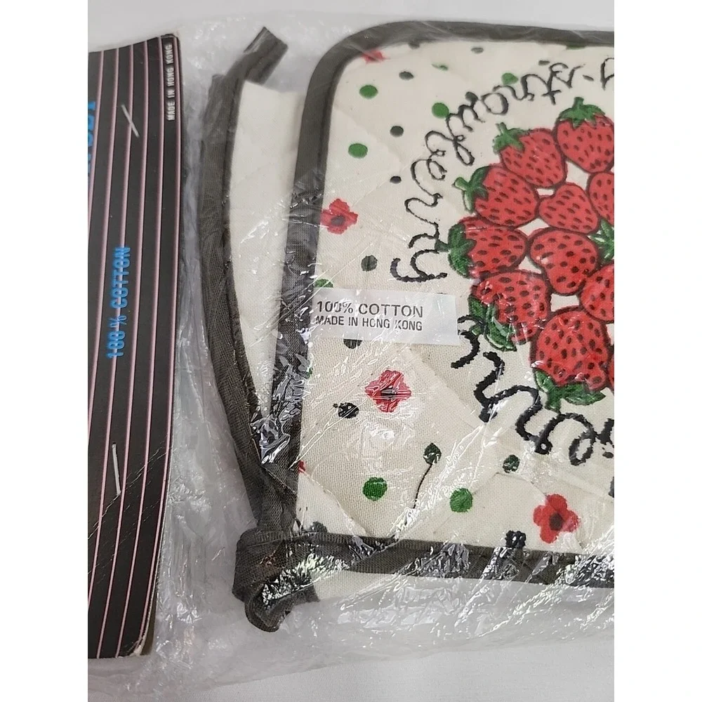 Vtg 70's Oven Mitt Pot Mitt & Pot Holder Cotton Made In Hong Kong Strawberry‎